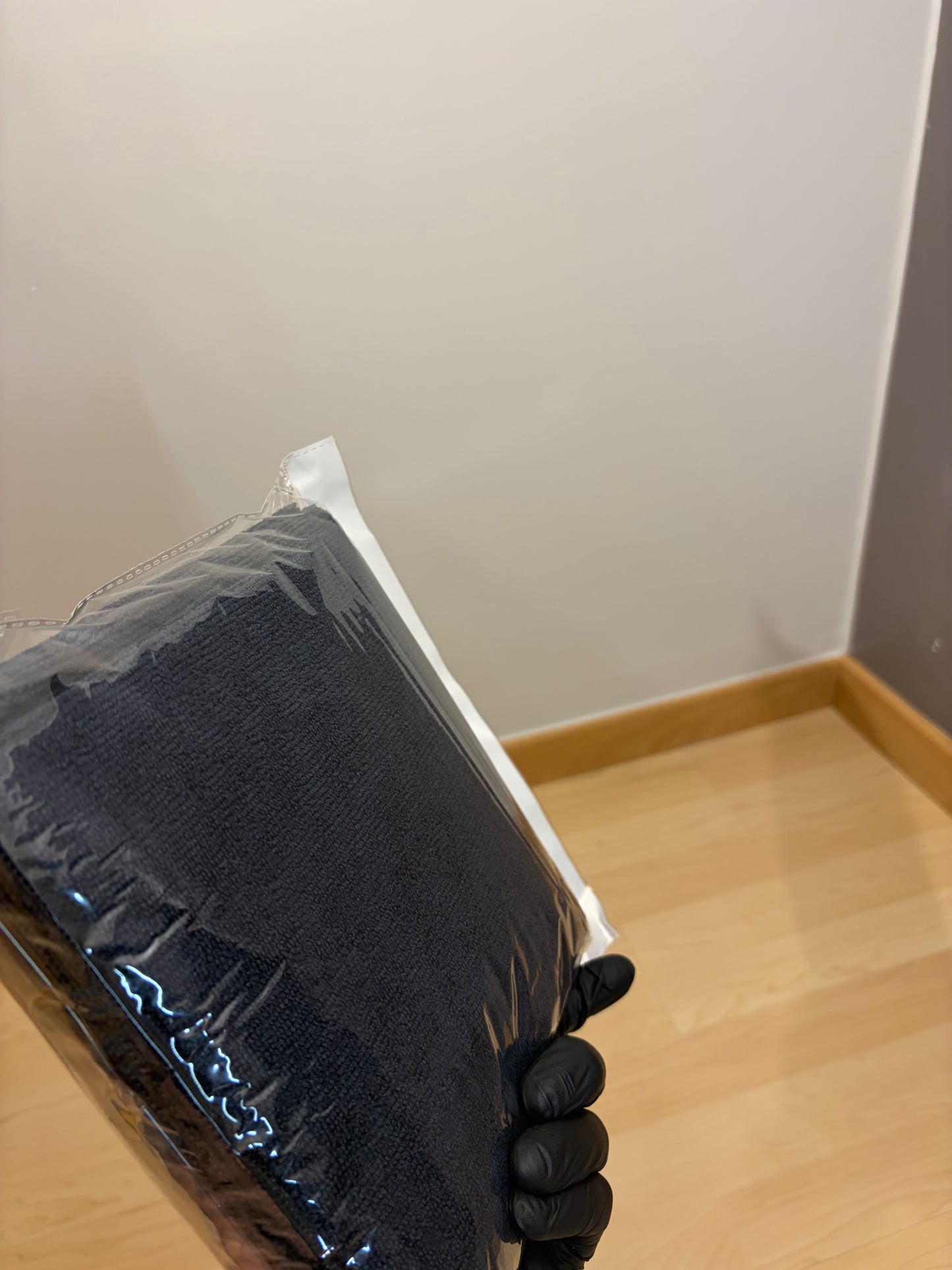 5 Microfibres Black. Durable et Multifonctionnelle. (40x40)